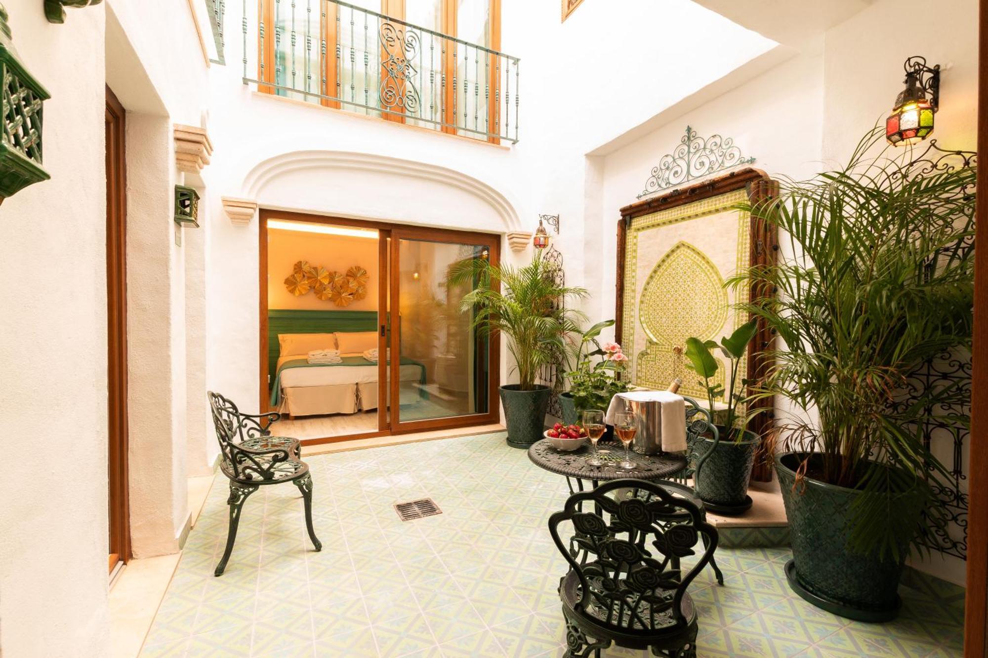 Casa Esmeralda - Luxury Boutique Apartments Old Town Estepona Buitenkant foto