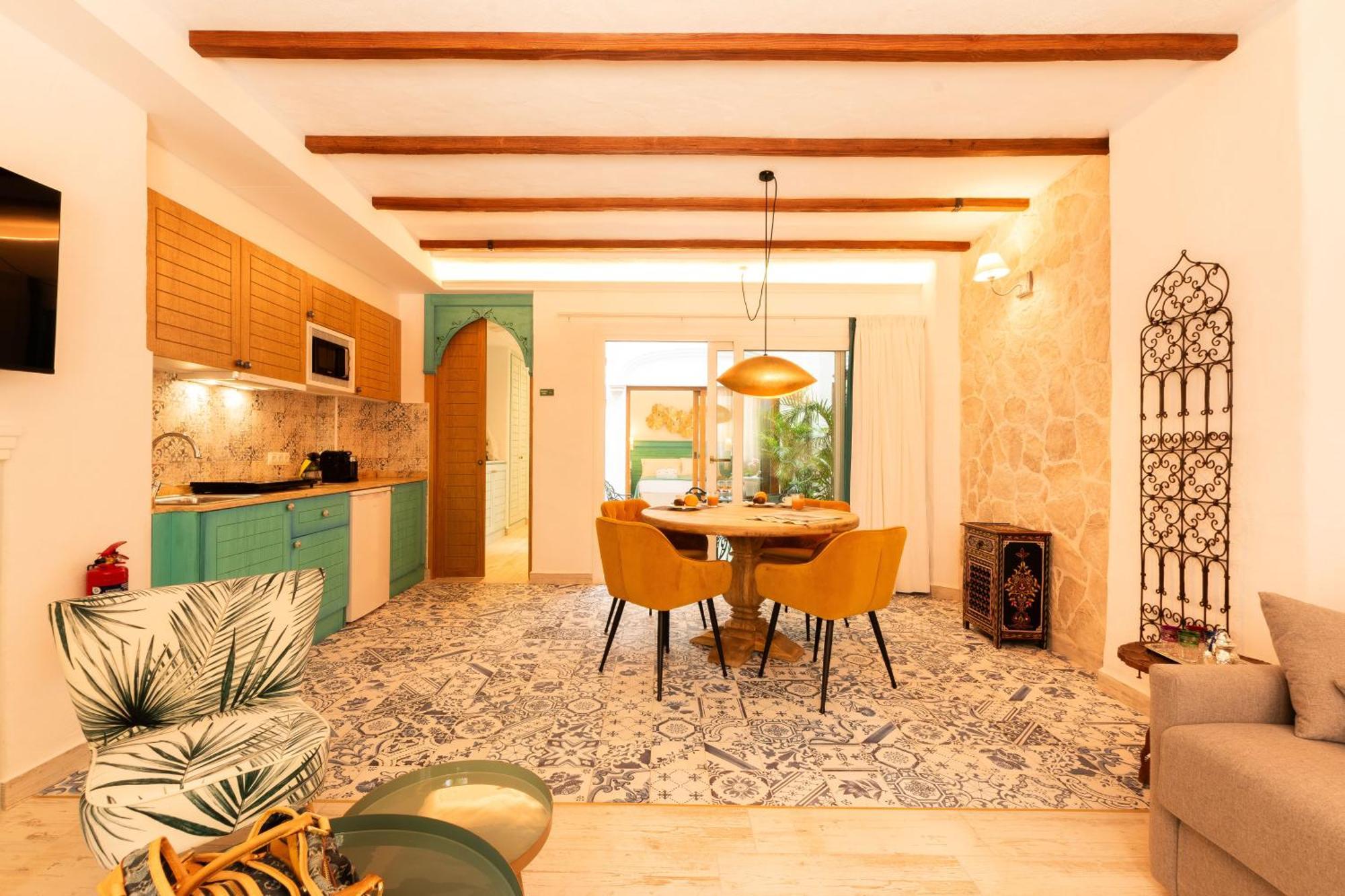 Casa Esmeralda - Luxury Boutique Apartments Old Town Estepona Buitenkant foto