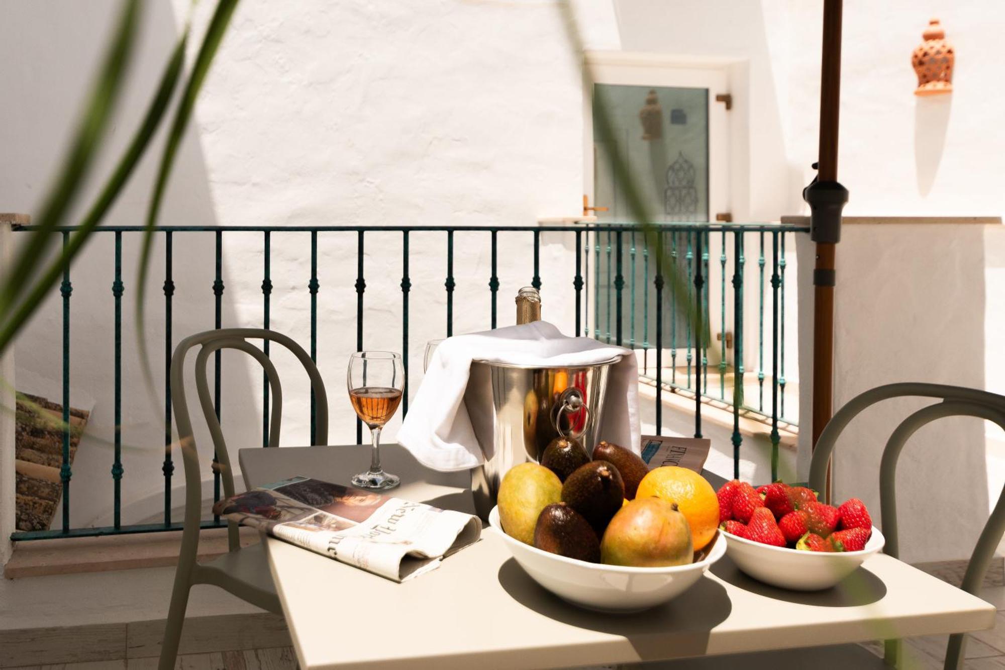 Casa Esmeralda - Luxury Boutique Apartments Old Town Estepona Buitenkant foto