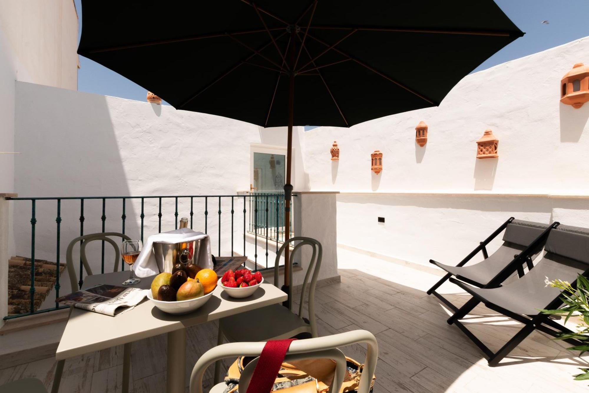 Casa Esmeralda - Luxury Boutique Apartments Old Town Estepona Buitenkant foto