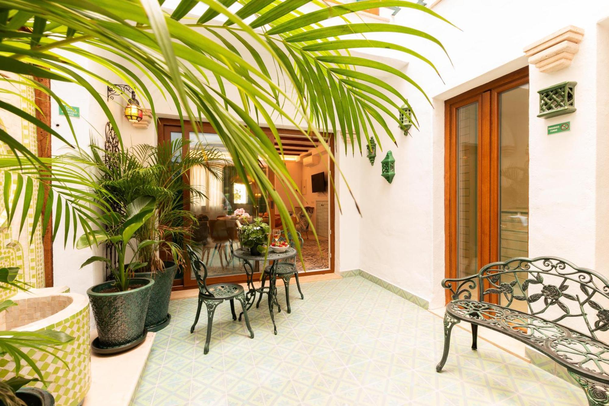 Casa Esmeralda - Luxury Boutique Apartments Old Town Estepona Buitenkant foto